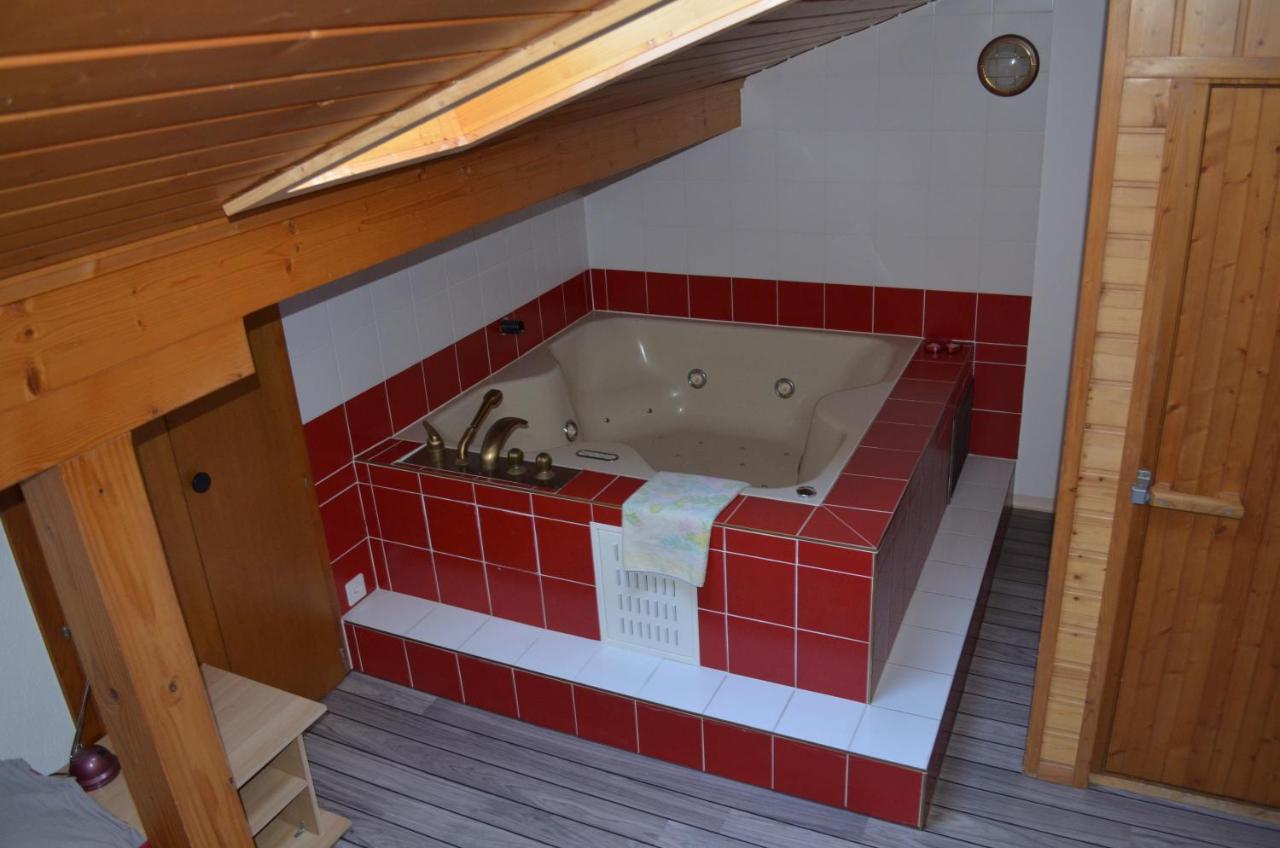 Logement Chez L'Habitant Etage Independant Grône Kültér fotó